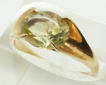 A 9ct gold ring set with paste, 3.0g, size M