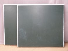 Dunlop table tennis table 153 x 142cm with, net and post set, two bats