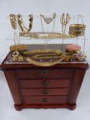 A quantity of costume jewellery including abalone, Victorian paste brooch, agate bracelet, filigree,