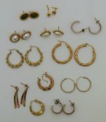 A quantity of 9ct gold/ yellow metal earrings, 3.6g