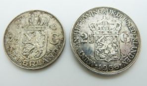 Nederland, Wilhelmina 1938 2 1/2 Gulden, together with a 1960 Juliana example, both VF-EF.