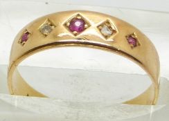 An 18ct gold ring set with diamonds and rubies, 2.3g, size M