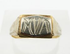 An 18k gold signet ring, size O, 2.3g