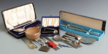 Hallmarked silver mounted turned wooden bowl and horn spoon, sterling silver cake slice, length 24cm