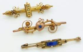 Victorian 9ct gold brooch set with three seed pearls, Chester 1908, a 9ct gold brooch (3.5g) and
