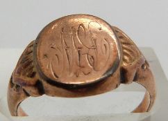 A 9ct rose gold signet ring, size M, 2.2g.