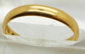 A 22ct gold ring/ wedding band, size L, 2.8g.