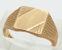 A 9ct gold signet ring, size L, 4.75g.