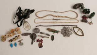 Costume jewellery including hardstone carvings, silver brooches, filigree brooch, silver etc
