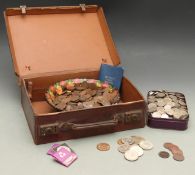 Vintage suitcase containing an amateur collection of UK coinage Queen Victoria onwards, plenty of