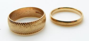 Two 9ct gold rings/ wedding bands, 6.2g.