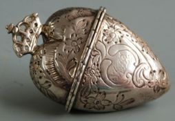 Danish or Swedish 18th century Hovedvandsaeg love token heart-shaped box with crown to top, height