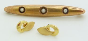 A 10k gold brooch set with pearls (1.9g) and a pair of 18ct gold earrings (0.6g)