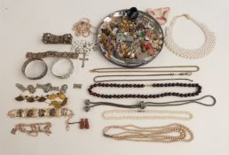 Jewellery including Japanese bracelet, binocular Stanhope, brooches, silver pendant etc
