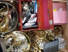 A collection of costume jewellery including necklaces, bracelets, Exquisite necklace etc