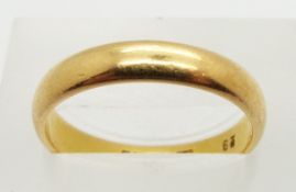 A 22ct gold ring/ wedding band, 4.3g, size O