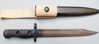 British L1A4 bayonet with 20cm fullered bowie blade, scabbard and frog