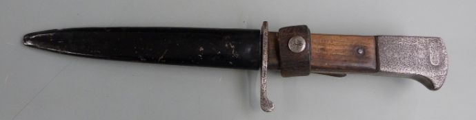 German Ersatz knife bayonet with Demag Duisburg makers and D.R.G.H to ricasso, 15cm 'bowie' blade,