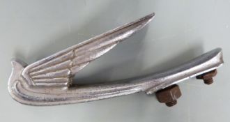 Art Deco vintage car mascot formed as a bird, length 14.5cm