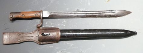 German 98/05 pattern bayonet with sawback removed, marked 917 to crossguard, 36cm blade, with