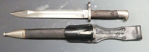 German 71/84 pattern bayonet with muzzle ring and shaped grips, P D Luneschloss Solingen to ricasso,