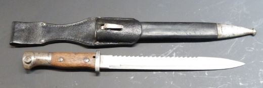 German 84/98 pattern sawback bayonet, Gebr Heller Marienthal to ricasso, 25cm fullered sawback