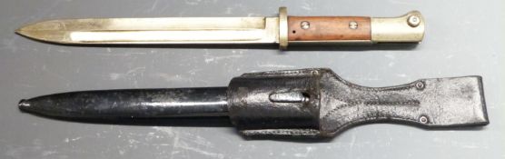German 84/98 pattern bayonet with flashguard, Move Werk to ricasso, 25cm fullered blade, scabbard