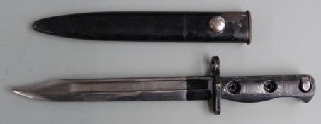 British L1A3 pattern bayonet stamped 600257 to grip, with 20cm fullered 'bowie' style blade and