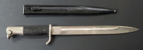German KS98 pattern bayonet with WKC maker's mark to ricasso, 25cm fullered blade and scabbard