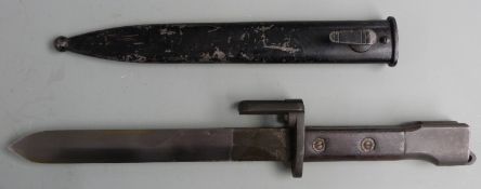 British trials pattern X2E1 bayonet with 18cm double edged blade and scabbard