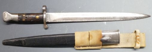 British 1888 pattern Mk1 bayonet first type, indistinct stamp to ricasso, 30cm blade, with