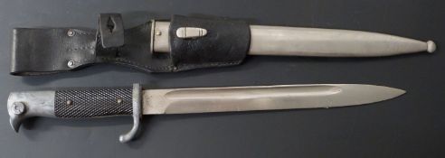 German KS98 pattern bayonet with FW Holler maker's mark to ricasso, 25cm fullered blade, scabbard