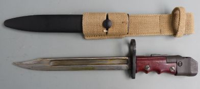 British No7 pattern bayonet, some clear stamps to ricasso with 20cm fullered bowie blade, scabbard