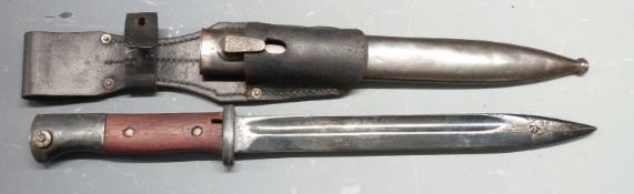 German 84/98 bayonet, no flashguard, F W Holler 1996 to ricasso, 25cm fullered blade, with