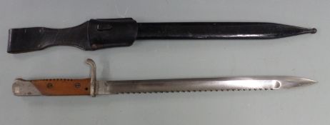 German 1914 pattern Gottscho sawback bayonet stamped G within the device, with one piece wooden