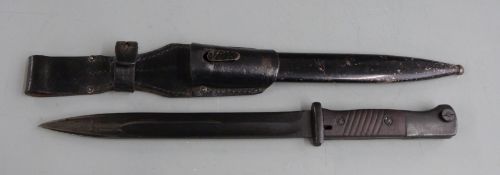 German 84/98 pattern bayonet with grooved grips, 44 FNG 4026 to ricasso, 25cm fullered blade,