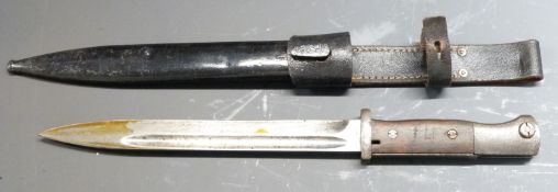 German 84/98 pattern bayonet with flashguard, F Herder 2464 to ricasso, 25cm fullered blade, with