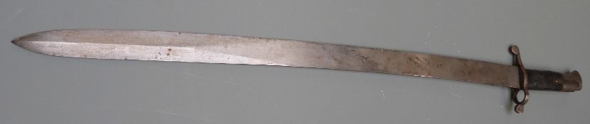 Royal Navy Victorian Volunteer cutlass bayonet with step cut into pommel, blade length 68cm
