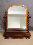 Mahogany dressing table mirror with bobbin supports