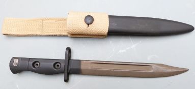 British L1A4 bayonet with 20cm fullered bowie blade, scabbard and frog