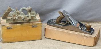 Record multi plane No.405 and a Stanley No.5½, both boxed
