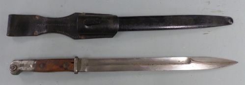 German S 1914 pattern bayonet marked Samson Werk to ricasso, with shaped wooden grips, 31cm fullered