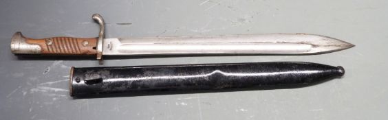 German 1898/05 pattern original bayonet early type with part muzzle ring and no flashguard, VC