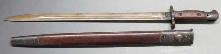 British 1907 pattern sword bayonet with cleaning hole to pommel, clear stamps to ricasso,