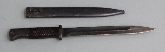 German 84/98 pattern bayonet with flashguard and grooved grip, 44 ASW 8599 to ricasso, 25cm fullered