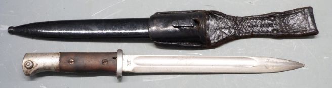German 84/98 pattern bayonet with flashguard, crown over Erfurt to ricasso, 25cm fullered blade,