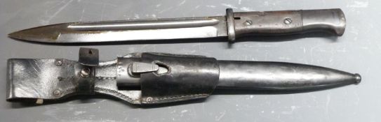 German 84/98 pattern bayonet with flashguard, WKC 8558 to ricasso and scabbard, 25cm fullered