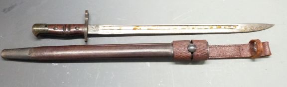 American 1917 pattern sword bayonet with some clear stamps to ricasso, 43cm fullered blade, scabbard