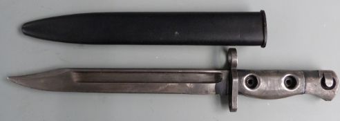 British L1A3 pattern bayonet stamped 960 02 to grip, with 20cm fullered 'bowie' style blade