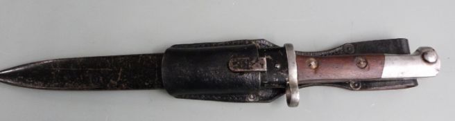 Austrian export Mauser bayonet for Egypt stamped F22559 to pommel, 25cm blade, with scabbard and